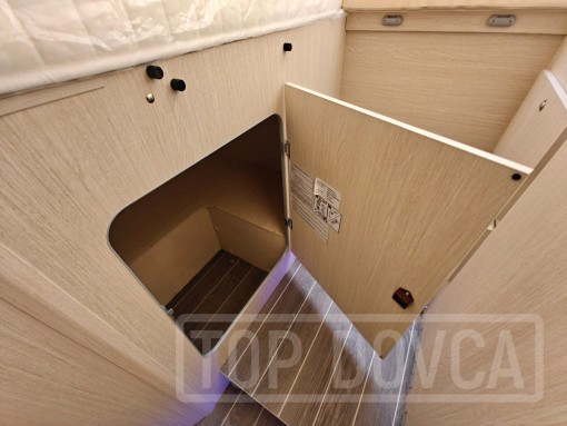 Úložný prostor obytného vozu nobelART A-7000 Elegance - modelový rok 2025.