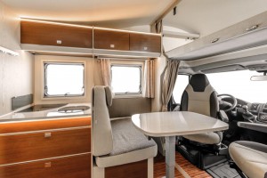 Interiér obytného vozu Rimor Seal 695 - 2021 typu alkovna