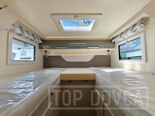 Interiér obytného vozu nobelART A-7000 Elegance - modelový rok 2025.