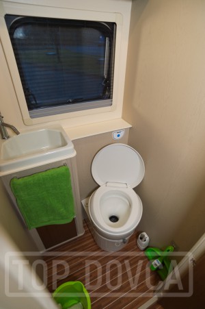 Interiér obytného vozu Rimor Seal 695 - 2021 typu alkovna