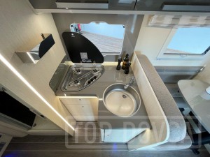Interiér obytného vozu nobelART A7000 - Elegance typu alkovna 2022