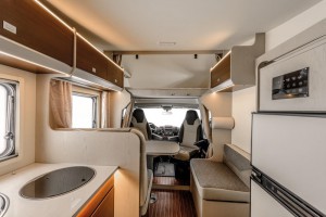 Interiér obytného vozu Rimor Seal 695 - 2021 typu alkovna