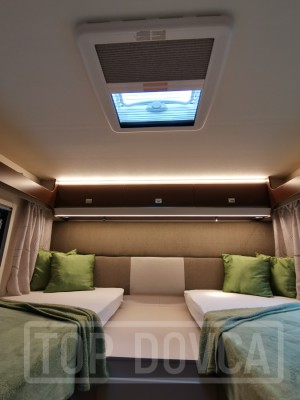 Interiér obytného vozu Rimor Seal 695 - 2021 typu alkovna